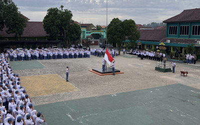 MAN 1 BandarLampung Gelar Upacara Rutin disertai POLDA Lampung