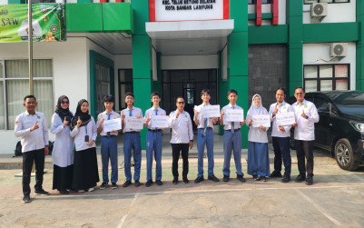 Enam Murid MAN 1 Bandar Lampung Lolos OMI Terima Beasiswa dari Kemenag Kota
