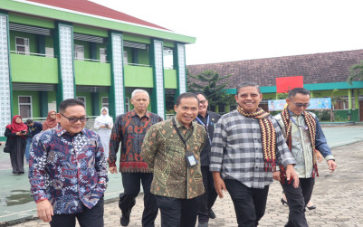 Tinjau Fasilitas MAN 1 Bandar Lampung, Dirjen Pendis Tekankan Pentingnya Karakter Siswa   