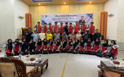 Dorong Kreativitas, Pelatihan Fotografi dan Videografi Ekstrakurikuler Jurnalistik MAN 1 Bandarlampung Libatkan Alumni