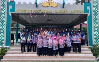 MAN 1 Bandar Lampung Terima Kunjungan Tim ZI MAN 2: Knowledge Sharing dan Kolaborasi Antar-Madrasah