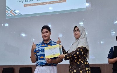 Asah Kemampuan Public Speaking, Murid Kelas X MAN 1 Bandar Lampung Ikuti Speech Contest Bersama Garlint